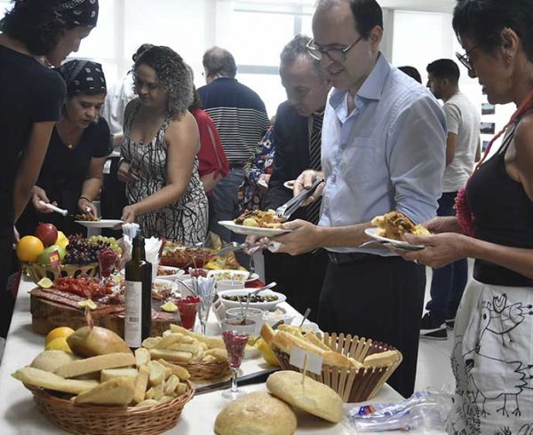 Alunos realizam evento com degustação de pratos ibéricos